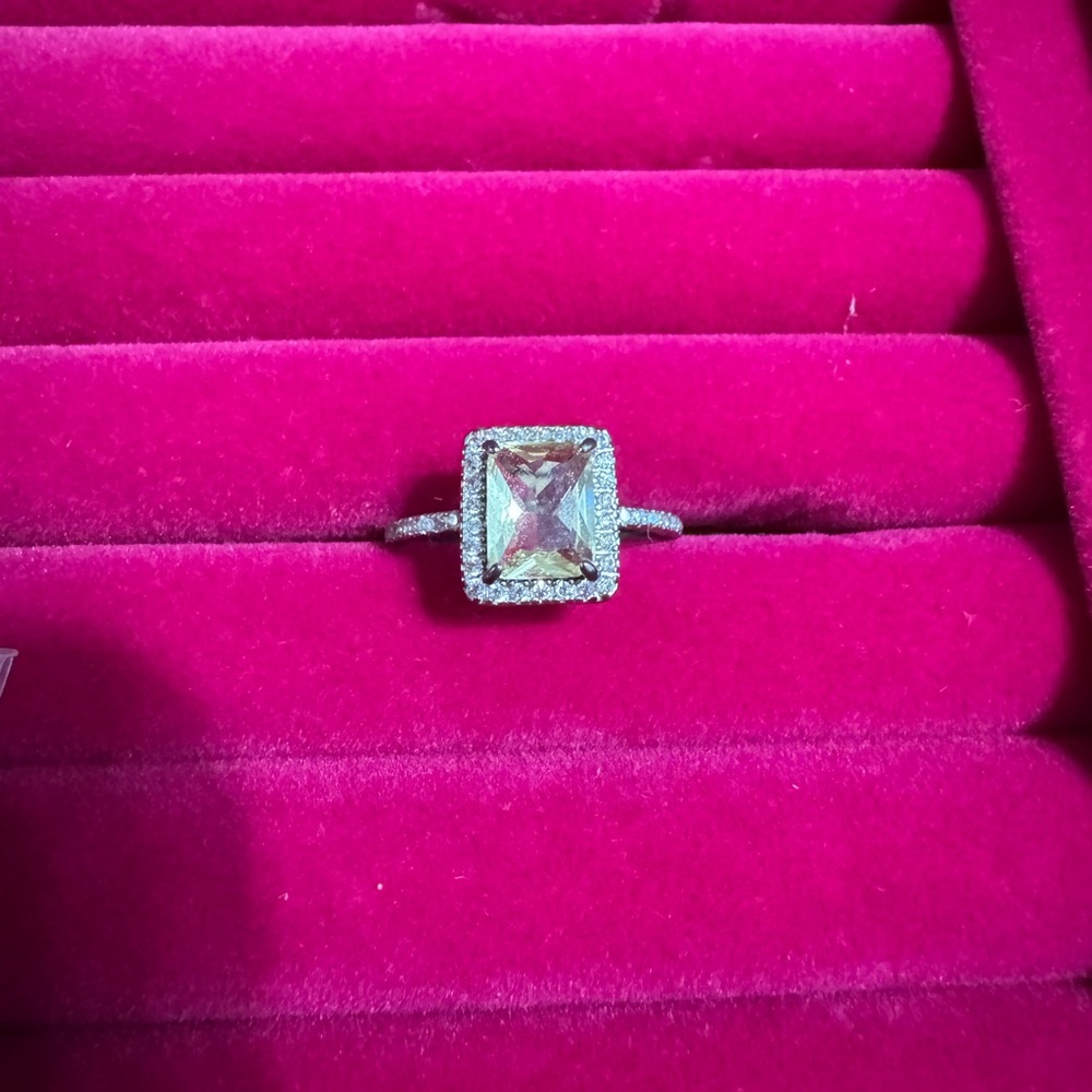 Elegant Silver and Pink Gemstone Ring